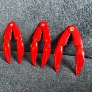 Vintage Metal Lobster & Crab Claw Crackers Seafood Red Set of 3 Good Condition